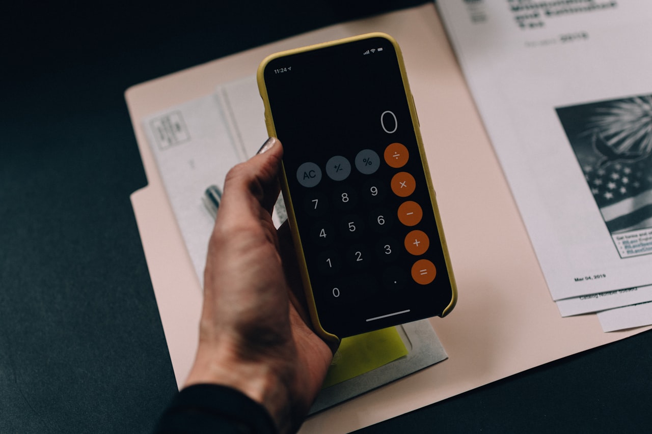 Calcul salaire portage salarial : net, charges et coût réel en 2026