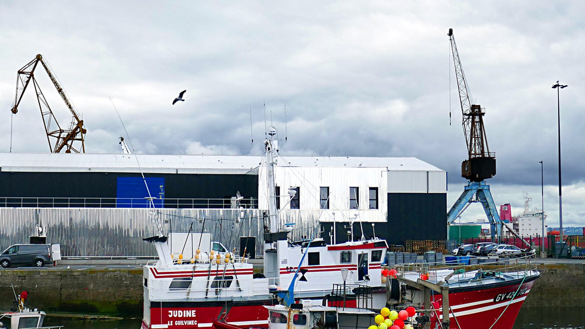 Portage salarial à Brest : écosystème tech, défense et maritime